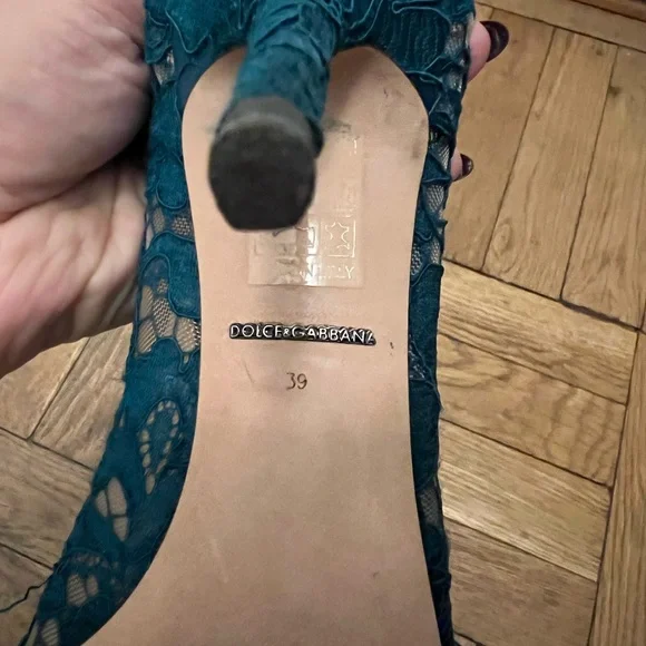 Elegant Teal Lace Heels with Gem Embellishments - Picture 5 of 7